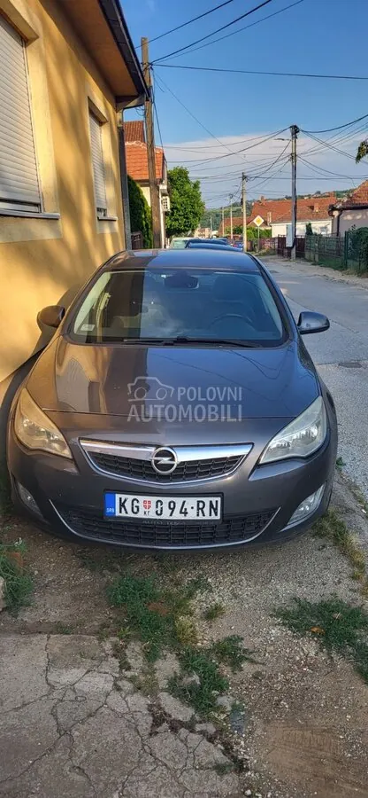 Opel Astra J