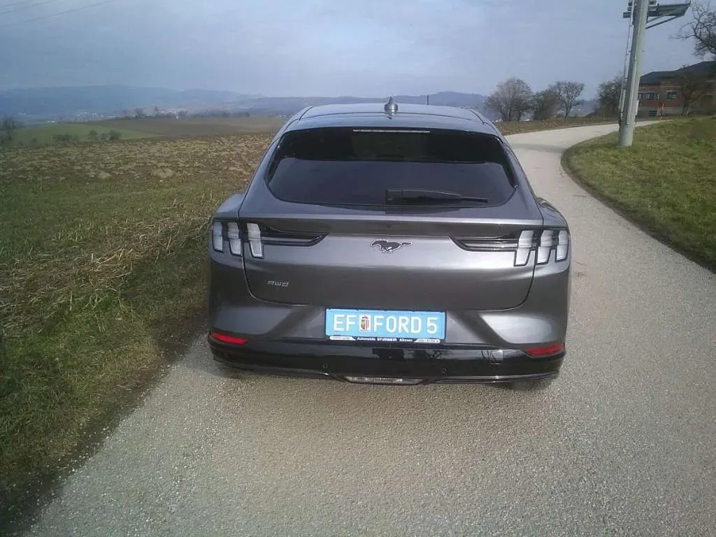Ford Mustang Mach-E 2023 photo 2