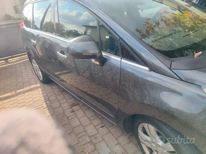 Peugeot 5008 2011 photo 5