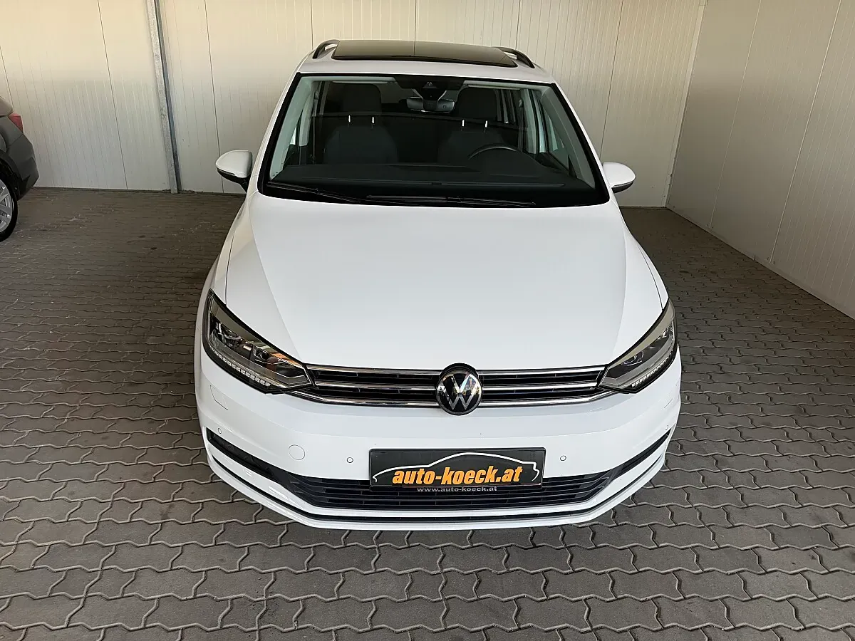 Volkswagen Touran 2023 photo 2
