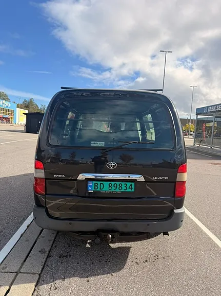 Toyota Hiace 2010 photo 3