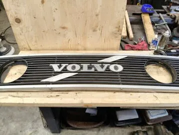Volvo Grill Front