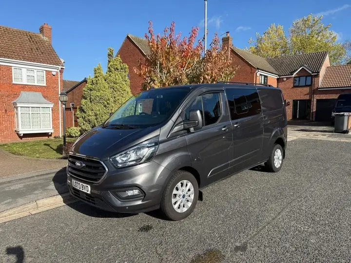 Ford Transit Custom 2023 photo 2