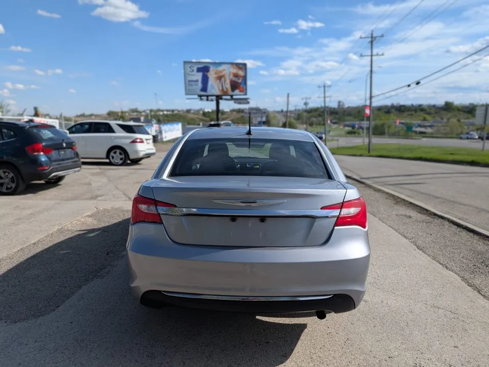 Chrysler 200 2013 photo 5