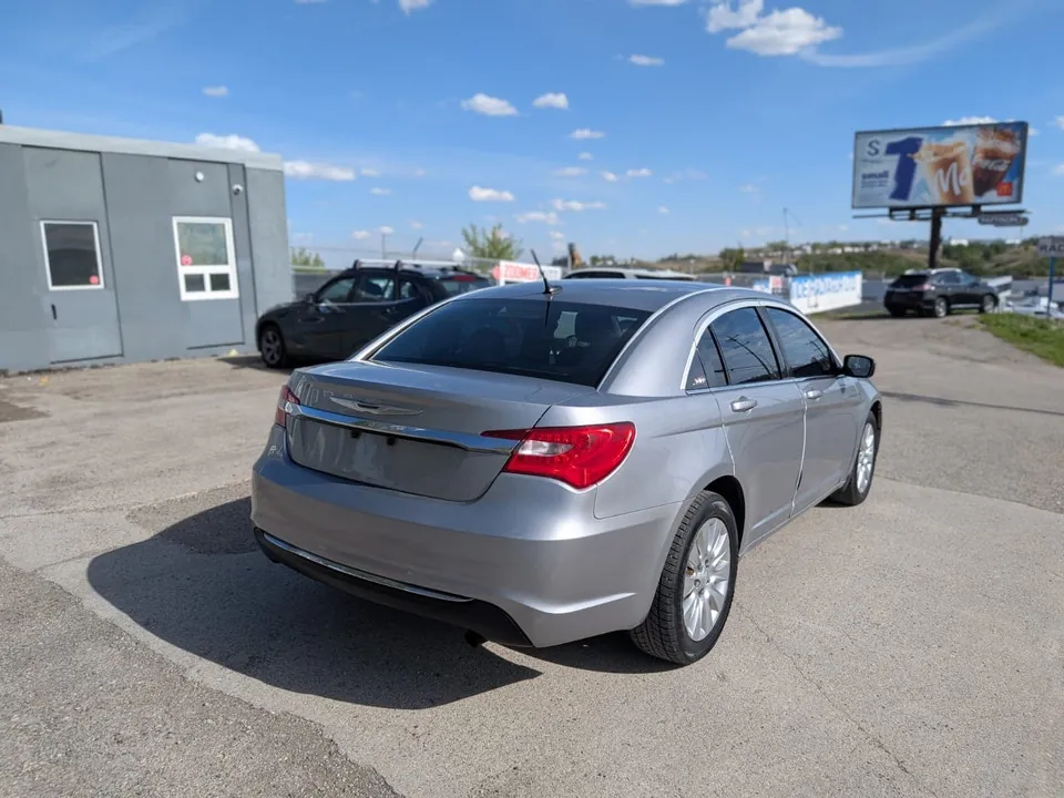 Chrysler 200 2013 photo 4