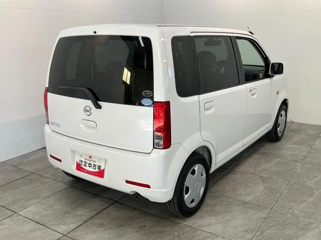 Nissan Otto 2010 photo 3