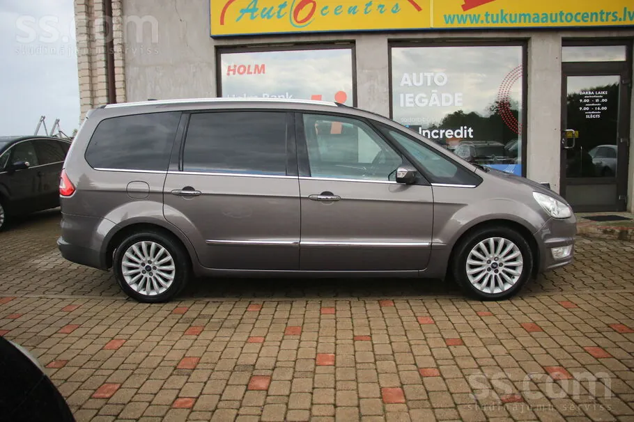 Ford Galaxy 2015 photo 2