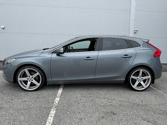 Volvo V40 2015 photo 2