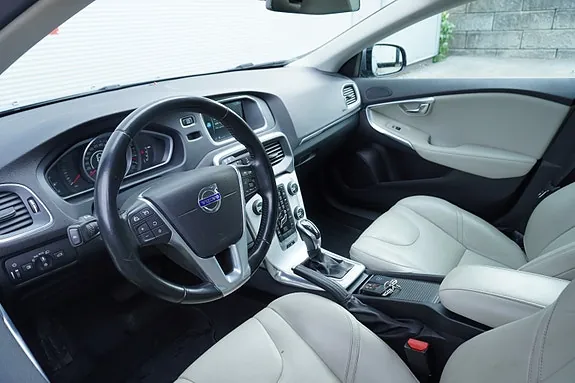 Volvo V40 2015 photo 5