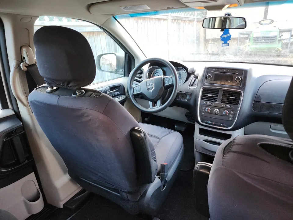 Dodge Grand Caravan 2016 photo 3