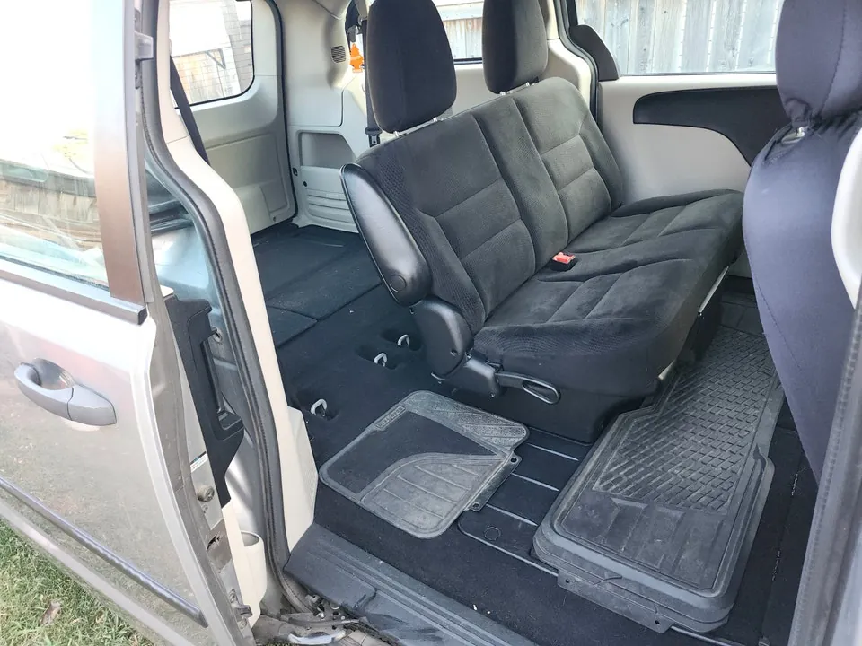 Dodge Grand Caravan 2016 photo 2