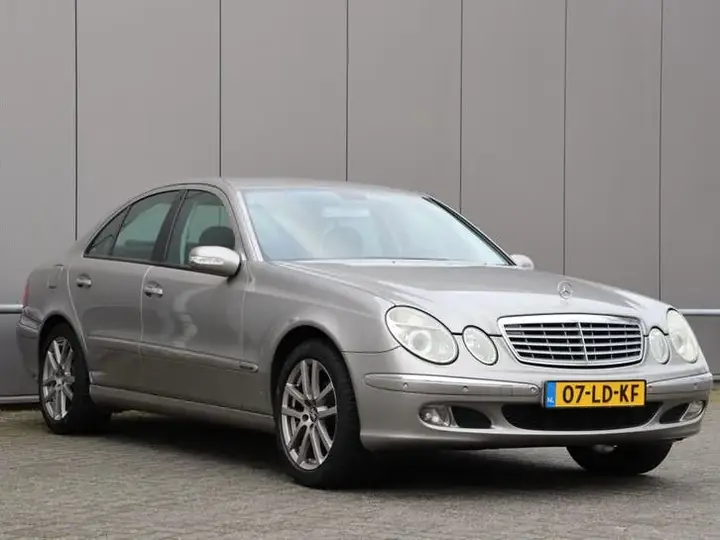 Mercedes-Benz E-Class 2002 photo 4