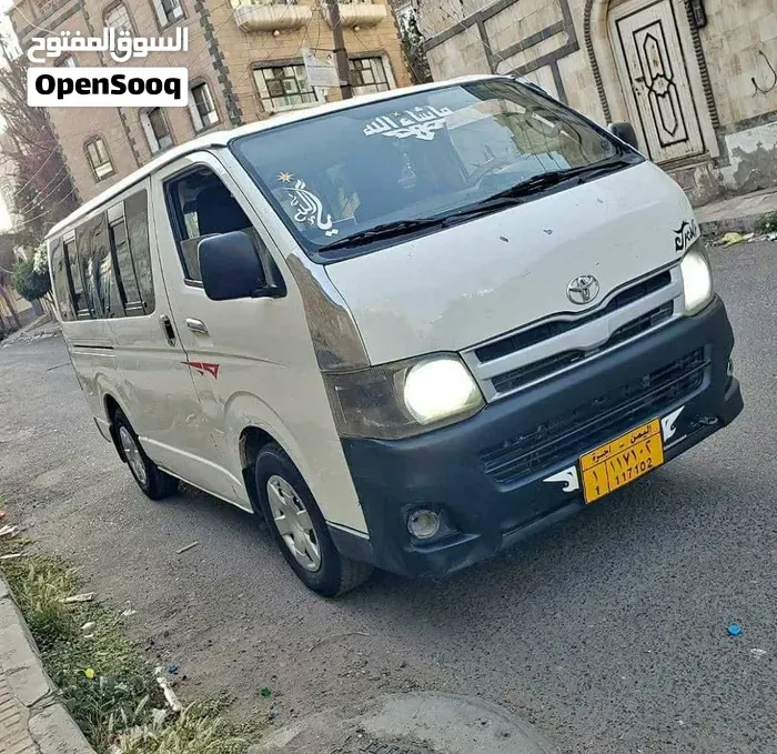 Toyota Hiace 2011 photo 4