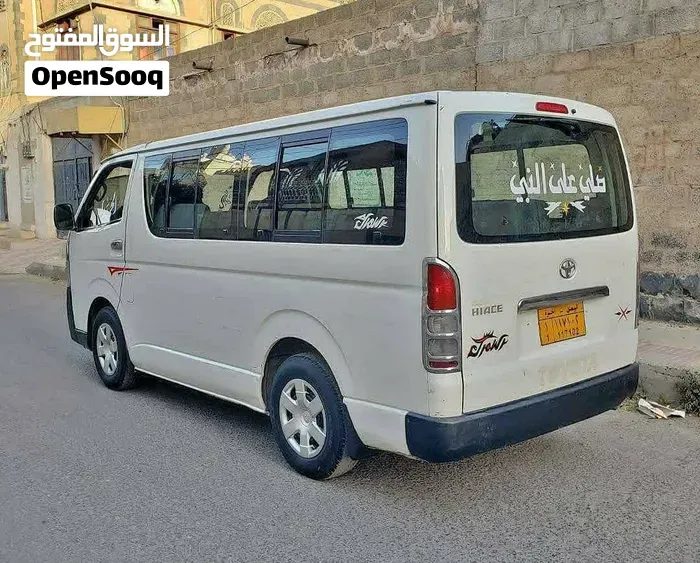 Toyota Hiace 2011 photo 3
