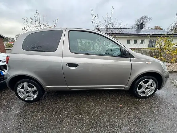Toyota Yaris 2005 photo 4
