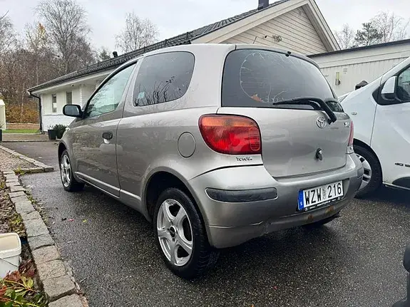 Toyota Yaris 2005 photo 5