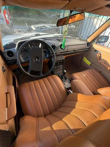 Mercedes-Benz 240 D 1982 photo 3