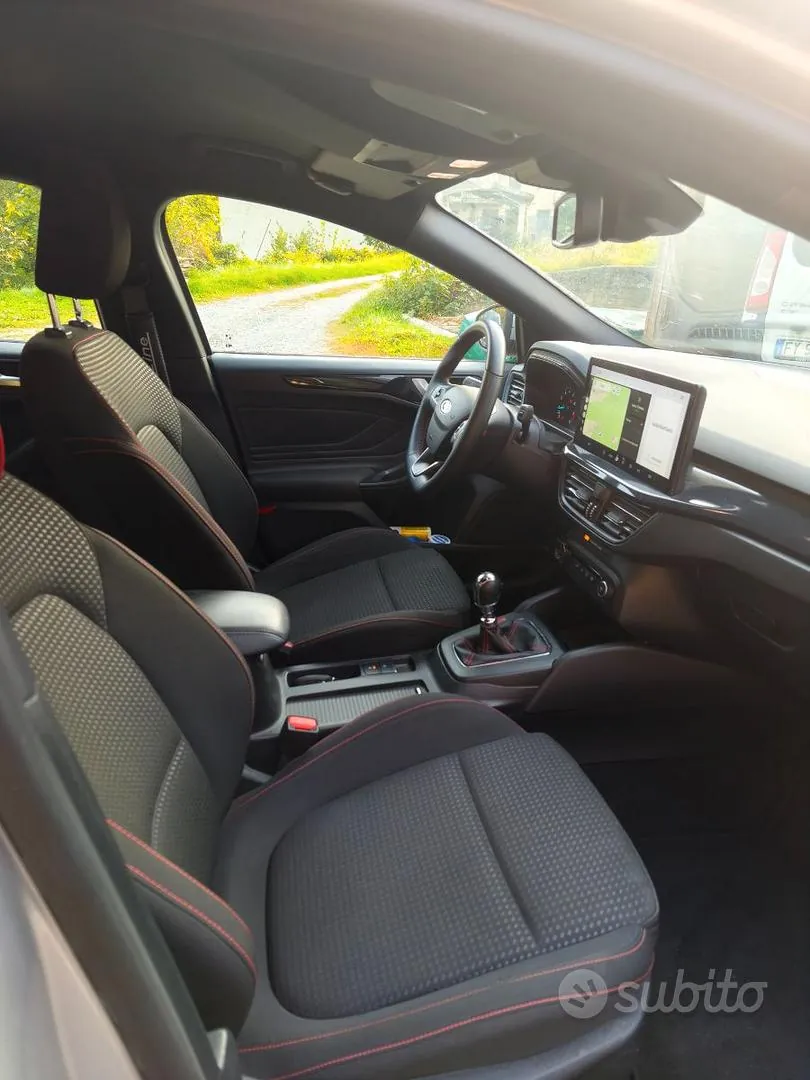 Ford Focus 2023 photo 4