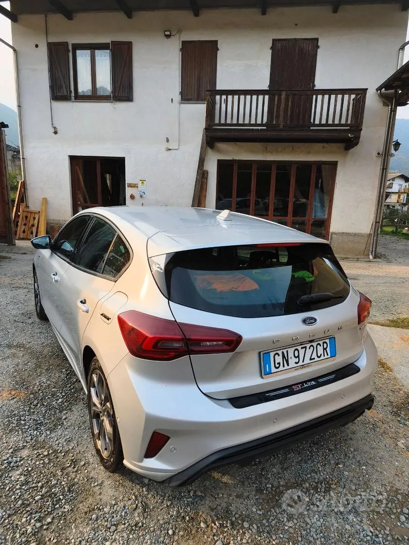 Ford Focus 2023 photo 3