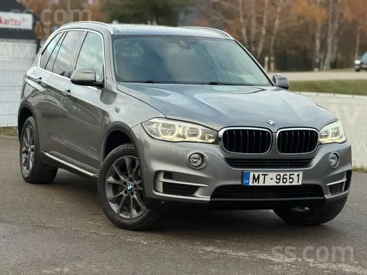 BMW X5 2015 photo 2