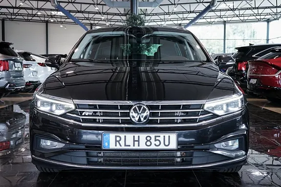 Volkswagen Passat 2022 photo 3