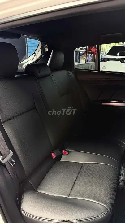 Toyota Yaris 2017 photo 4
