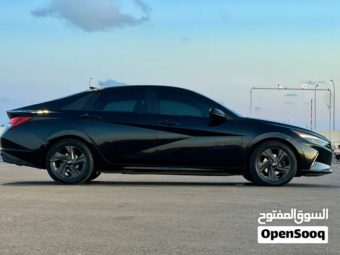 Hyundai Elantra 2022 photo 2