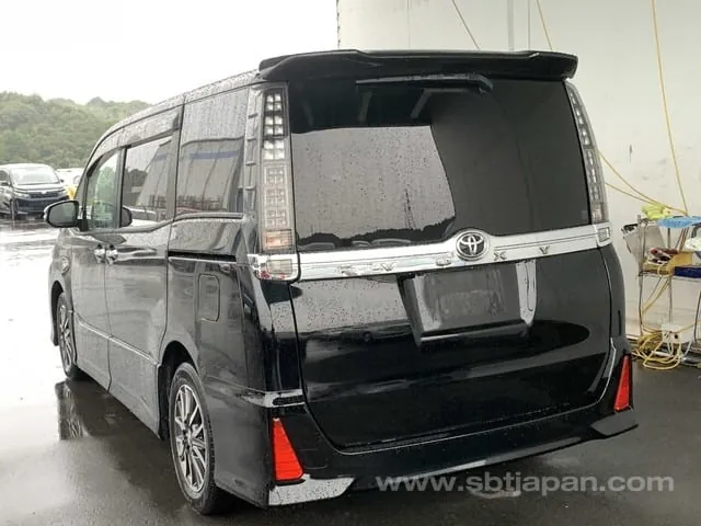 Toyota Voxy Zs 2015 photo 3
