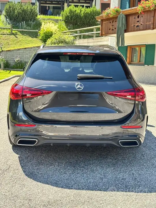 Mercedes-Benz C-Class 2024 photo 4