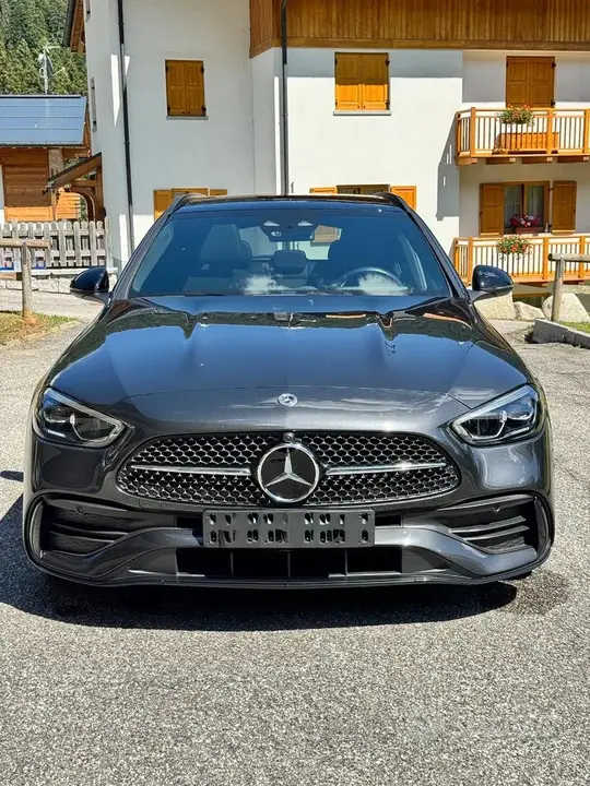 Mercedes-Benz C-Class 2024 photo 3