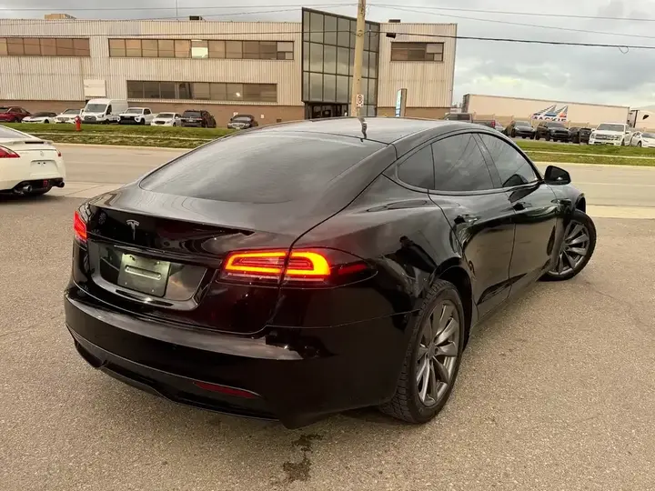 Tesla Model S 2023 photo 5