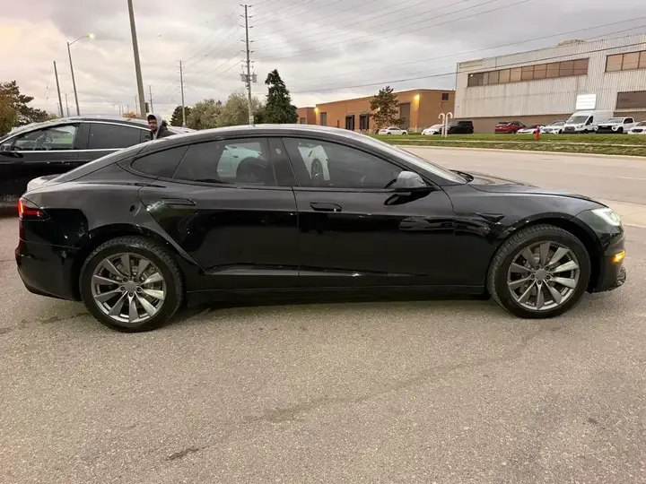 Tesla Model S 2023 photo 4