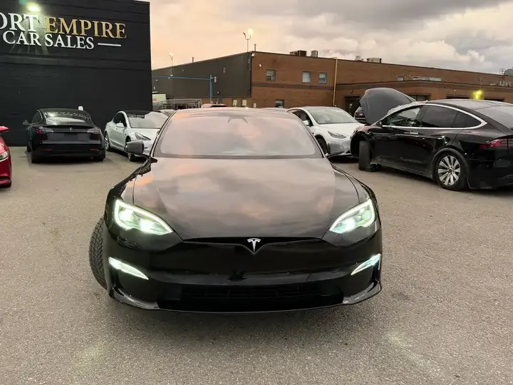 Tesla Model S 2023 photo 2