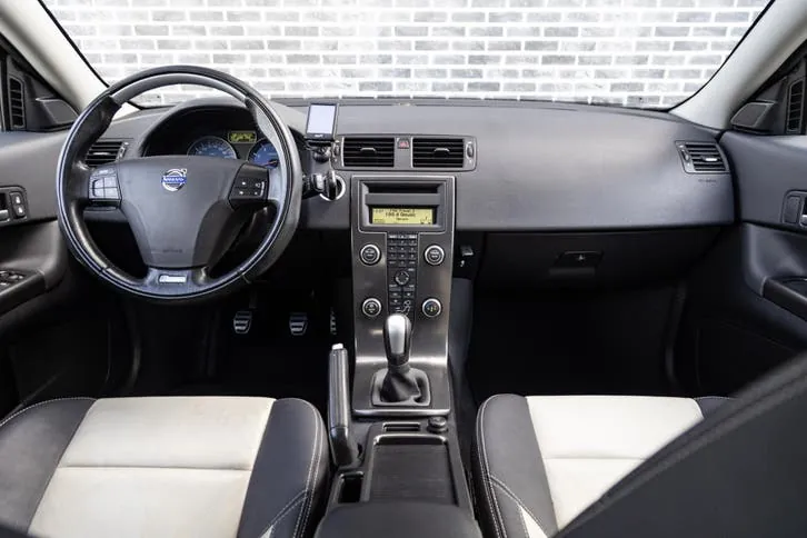 Volvo C30 2011 photo 2