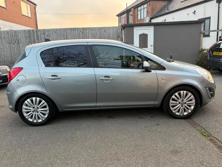 Vauxhall Corsa 2011 photo 5