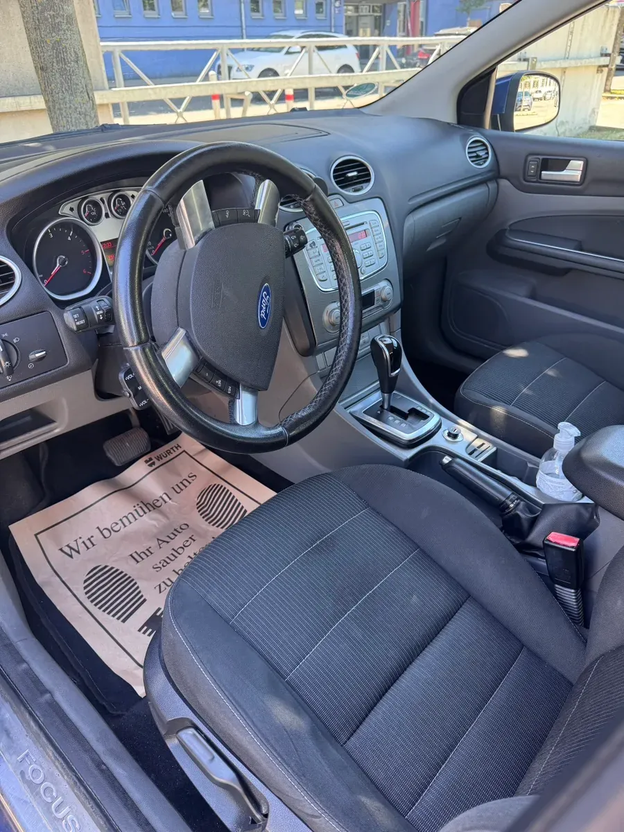 Ford Focus 2009 photo 3
