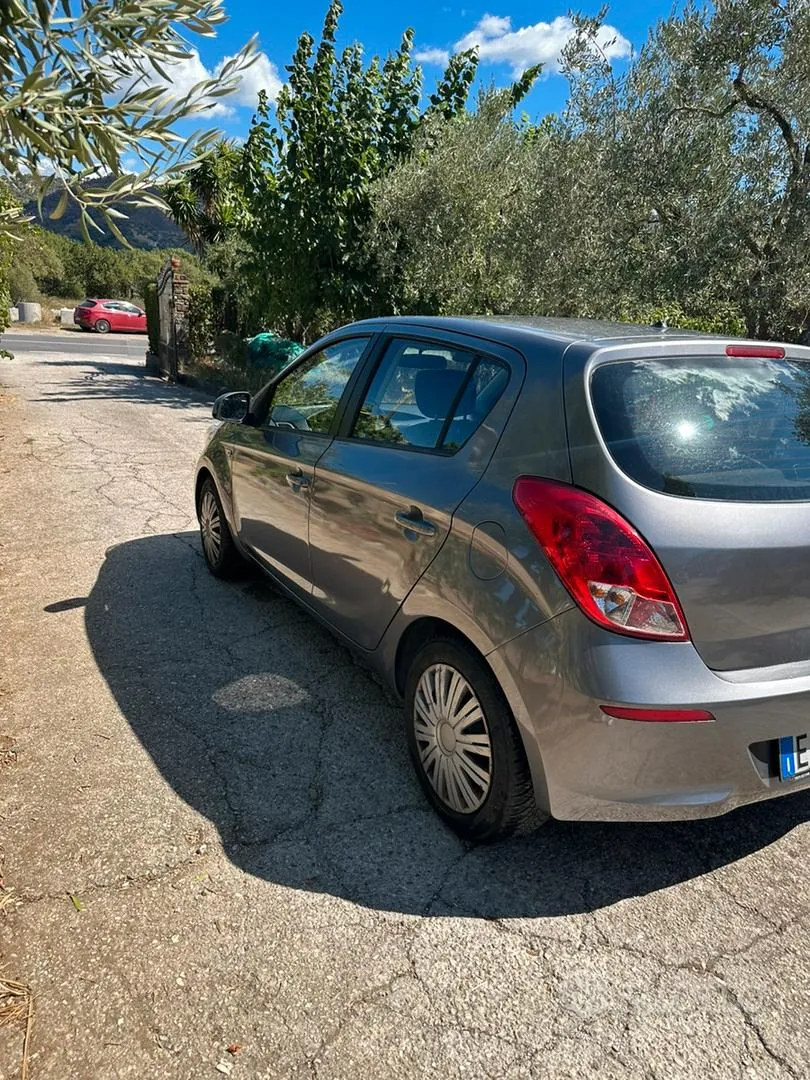 Hyundai I20 2013 photo 3