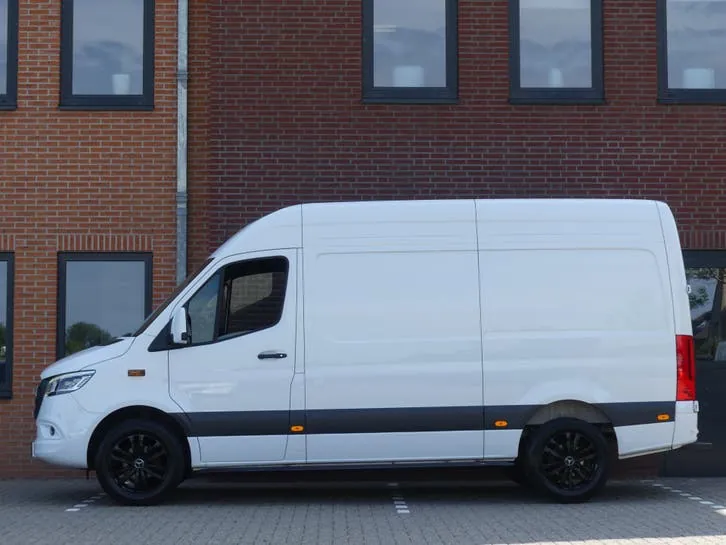 Mercedes-Benz Sprinter 2024 photo 3