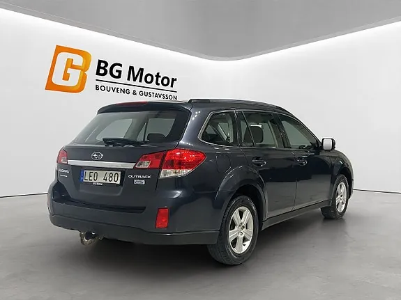 Subaru Outback 2011 photo 4