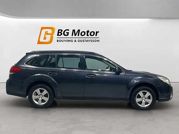Subaru Outback 2011 photo 3