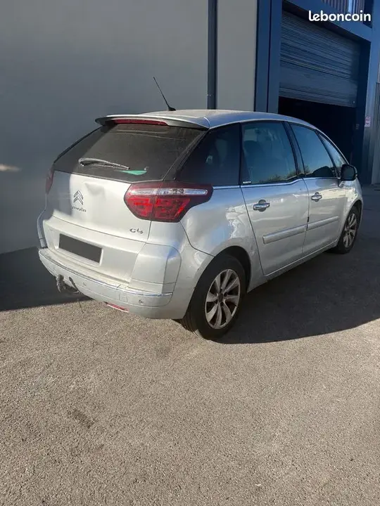 Citroen C4 Picasso 2010 photo 2