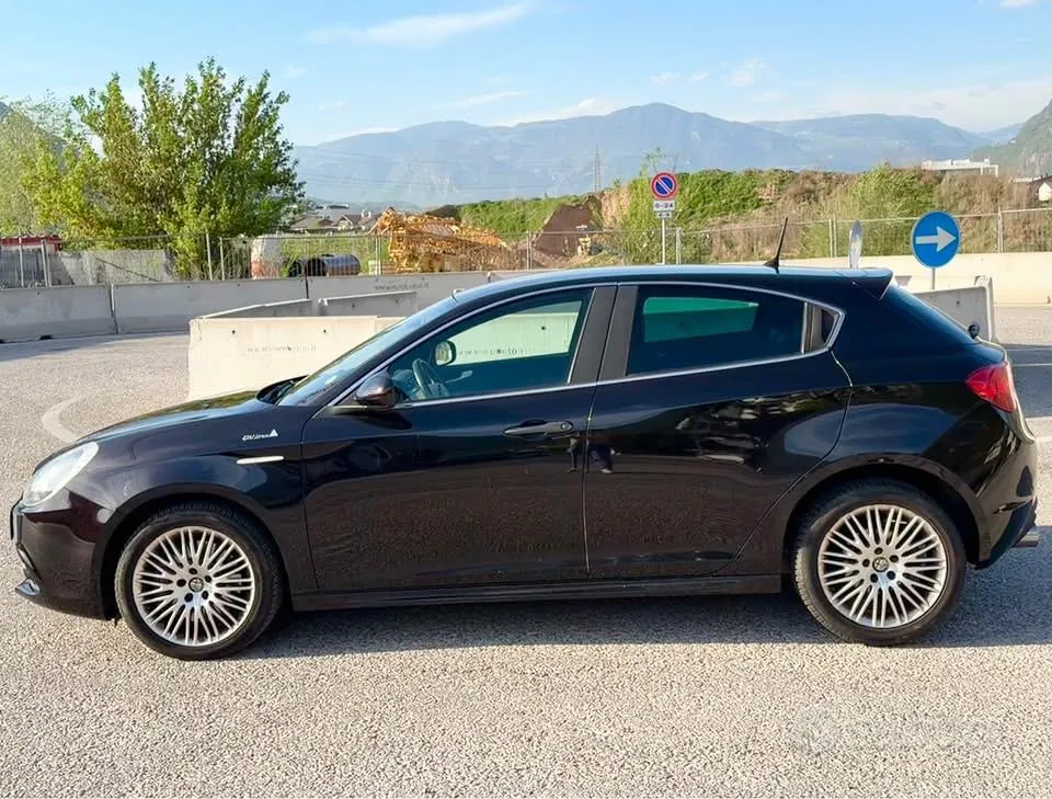 Alfa Romeo Giulietta 2016 photo 3