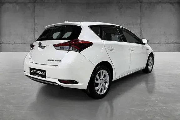 Toyota Auris 2015 photo 5