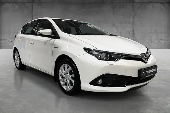 Toyota Auris 2015 photo 3