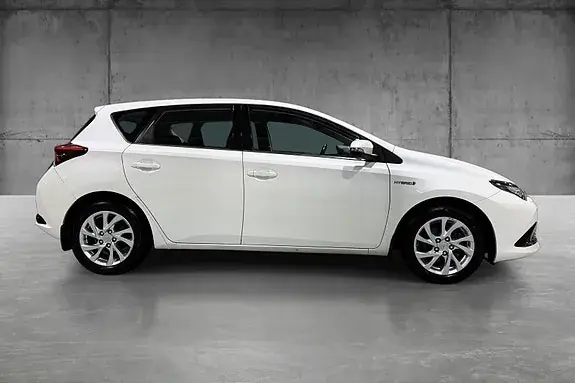 Toyota Auris 2015 photo 4