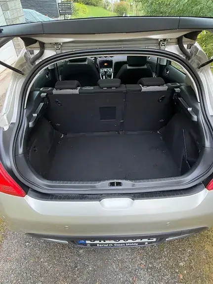 Peugeot 308 2008 photo 5