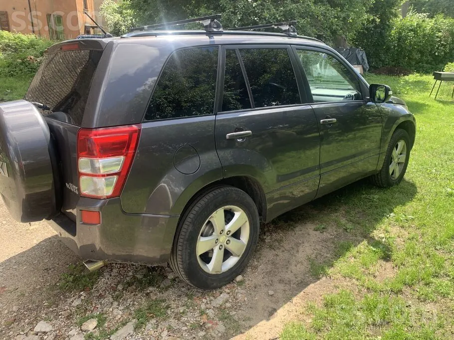 Suzuki Grand Vitara 2010 photo 2