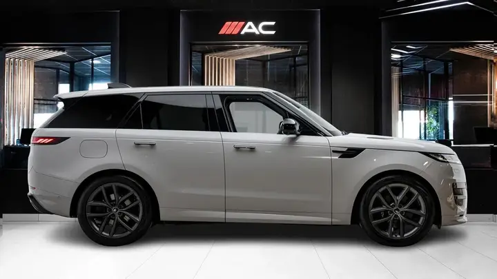 Land Rover Range Rover Sport 2024 photo 3