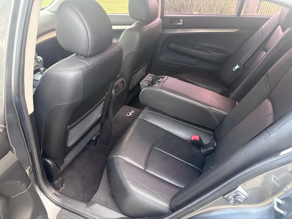 Infiniti Gx37 2010 photo 2