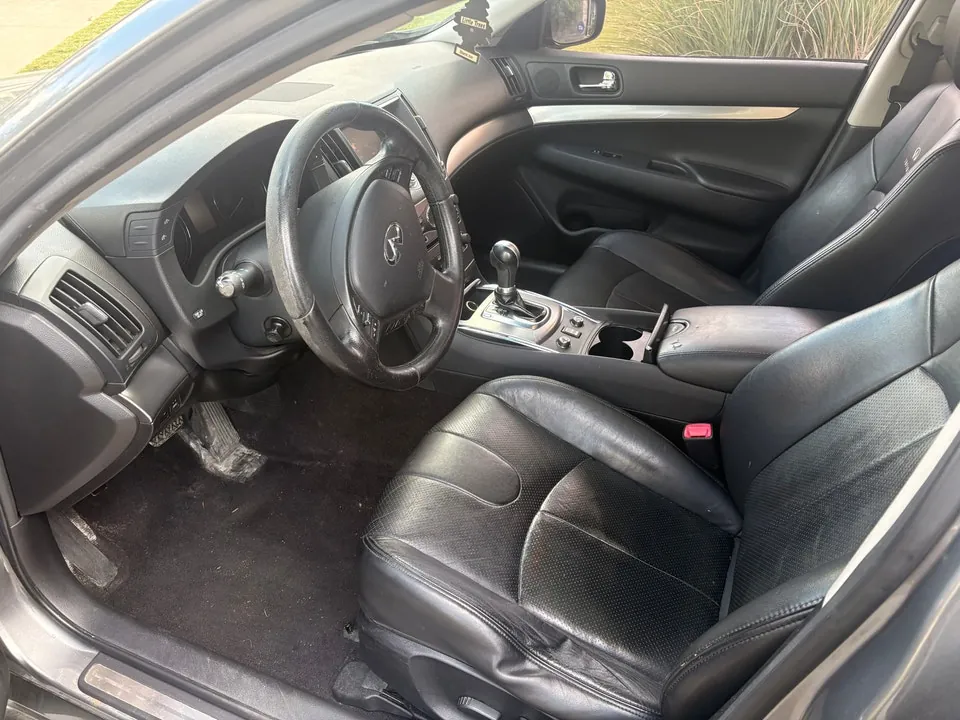 Infiniti Gx37 2010 photo 3